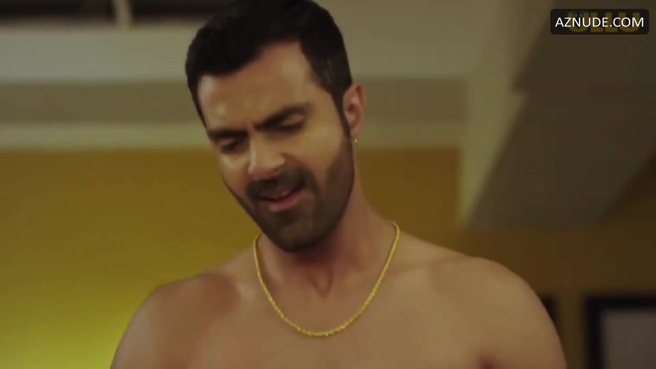 Naina Chhabra Butt, Breasts Scene in The Bull Of Dalal Street